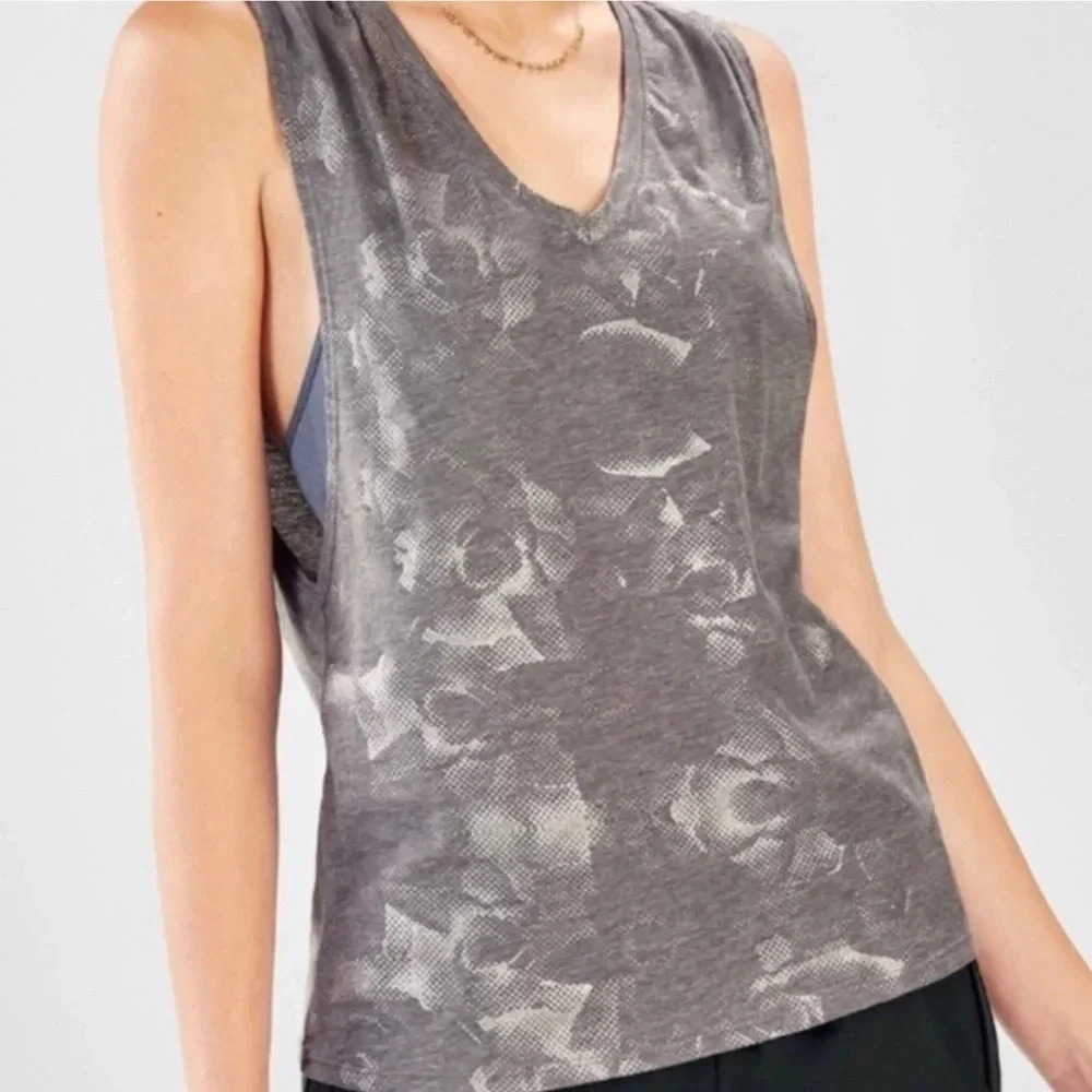 NWT Fabletics Taryn Printed V-Neck Tank